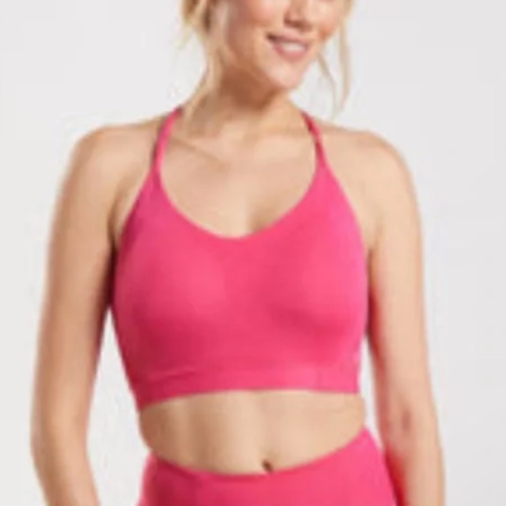 Gymshark Studio Sorts bra bright Pink Small